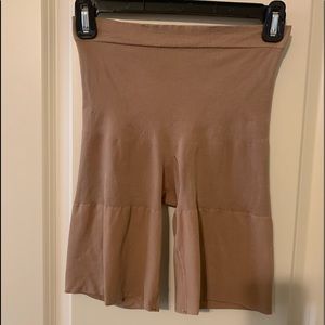 Spanx Naked sculpt shorts XL